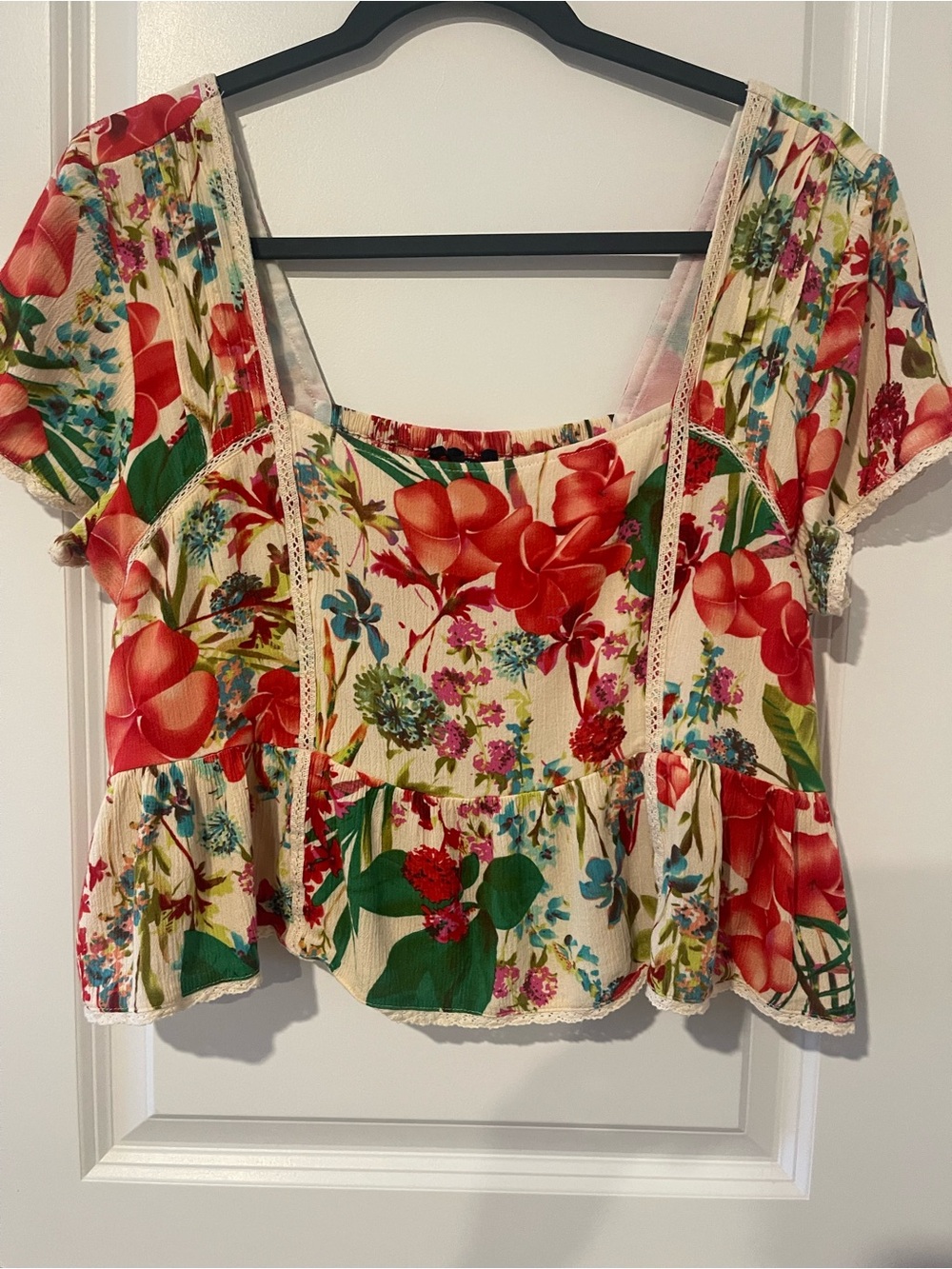 Buffalo David Bitton Floral Crop Top in Cream, Red, Green, Blue